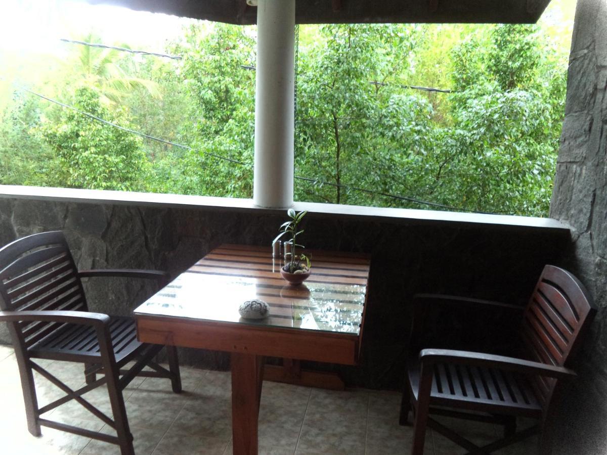 The Rock House Apartman Katunayaka Kültér fotó